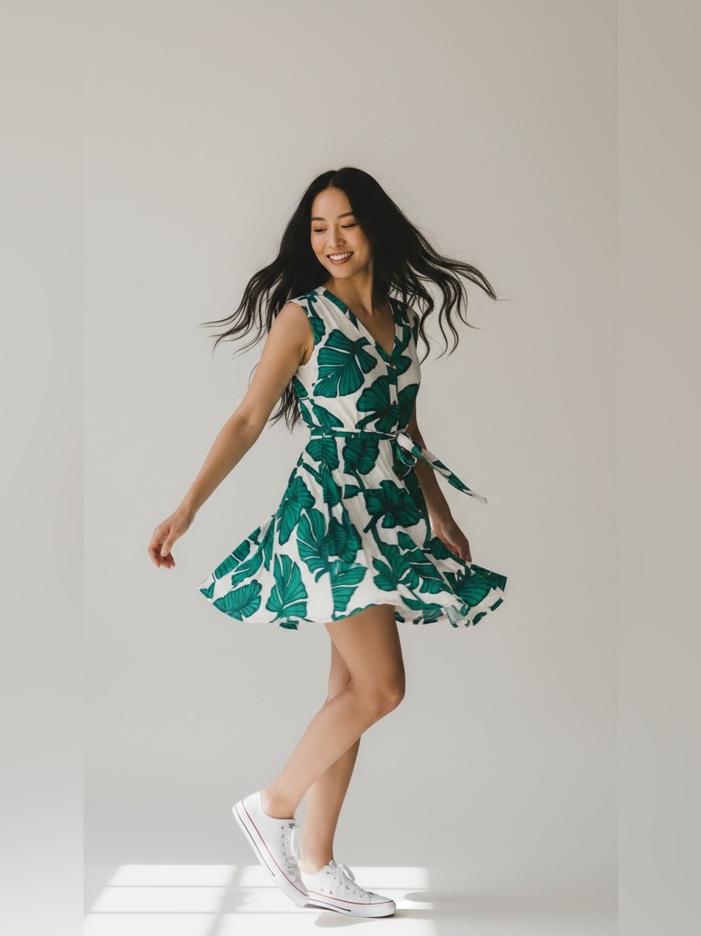 EUC Nine West Tropical Leaf Print Dress Size M - Picture 2 of 5